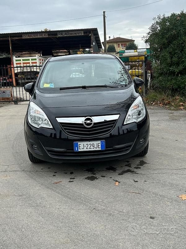Nero Usata 2011 Opel Meriva Monovolume | 6500 € (Buon prezzo) - Immagine 1/4