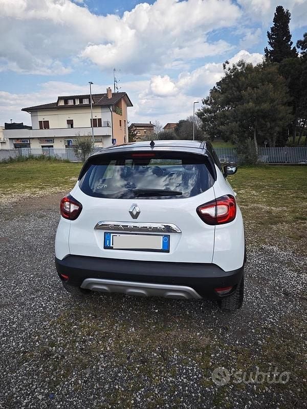 Usata Renault Captur 110 CV (80 kW) 2017 Bianco SUV