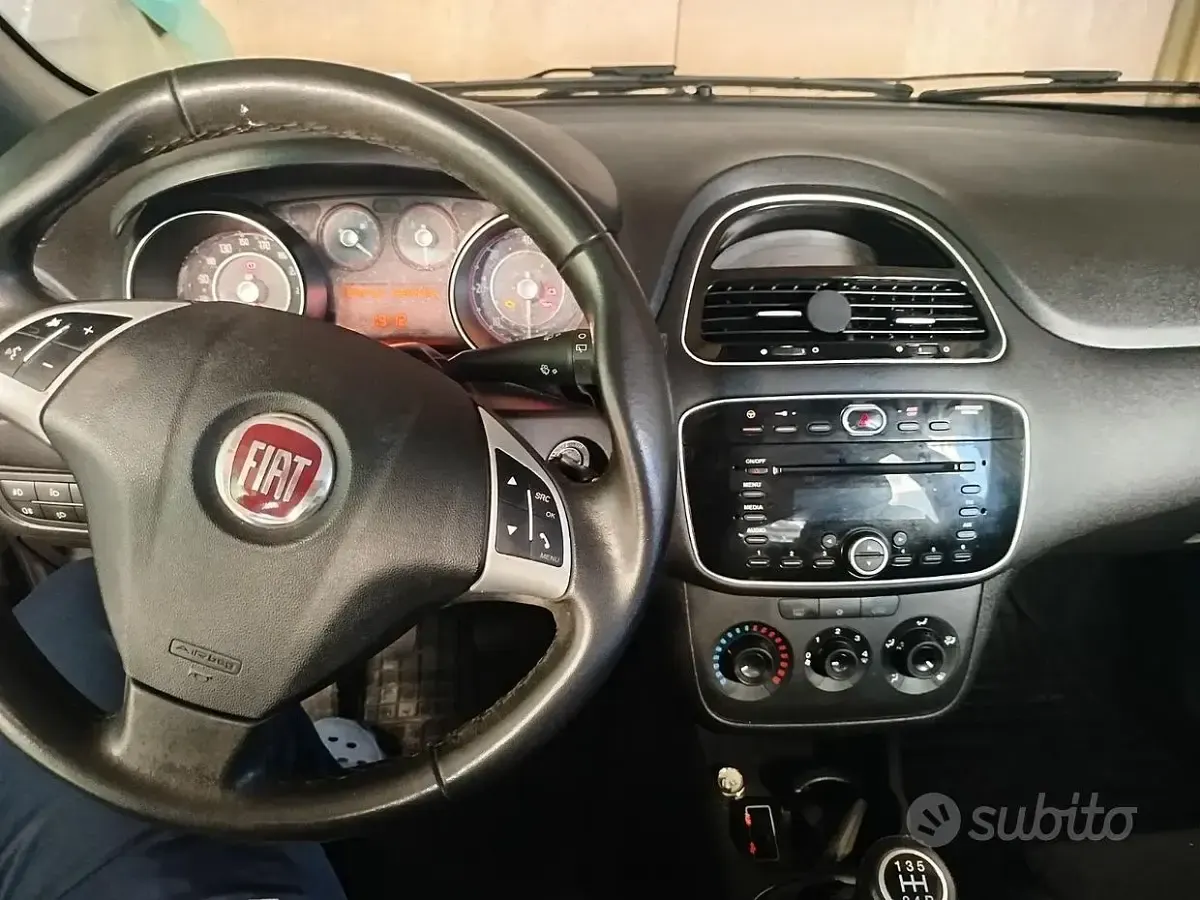 Usata Fiat Punto Lounge 75 CV (55 kW) 2015 Utilitaria
