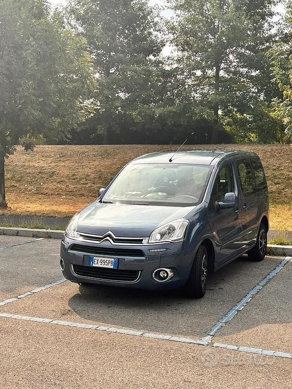 Usata Citroën Berlingo 75 CV (55 kW) 2015 Blu Monovolume