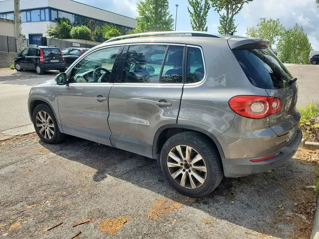 Usata VW Tiguan 140 CV (102 kW) 2009 Grigio SUV