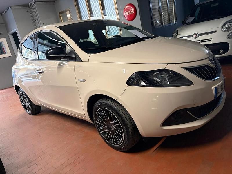 Usata Lancia Ypsilon S 69 CV (50 kW) 2022 Beige Utilitaria