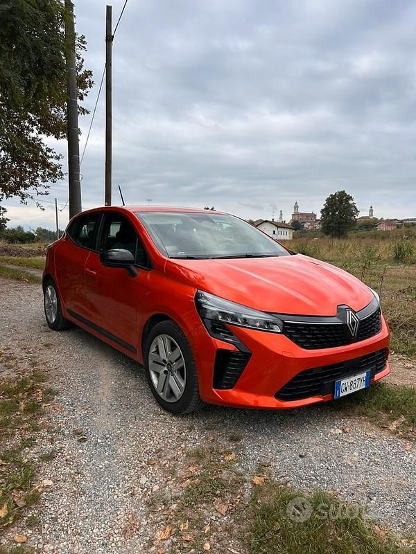 Usata Renault Clio V 101 CV (74 kW) 2024 Utilitaria