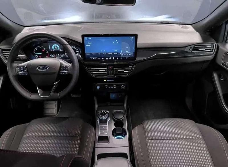 Begagnad Ford Focus ST-Line 116 HK (85 kW) 2025 Svart Sedan