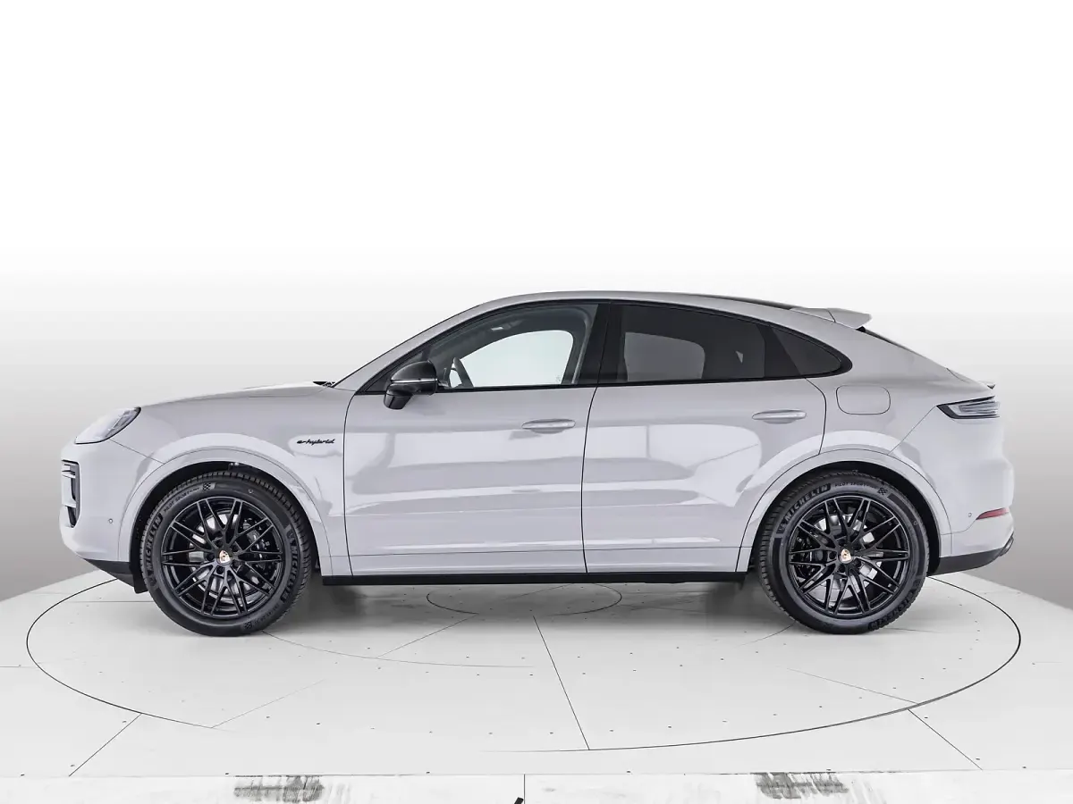 Nuova Porsche Cayenne Black Edition 2026 SUV
