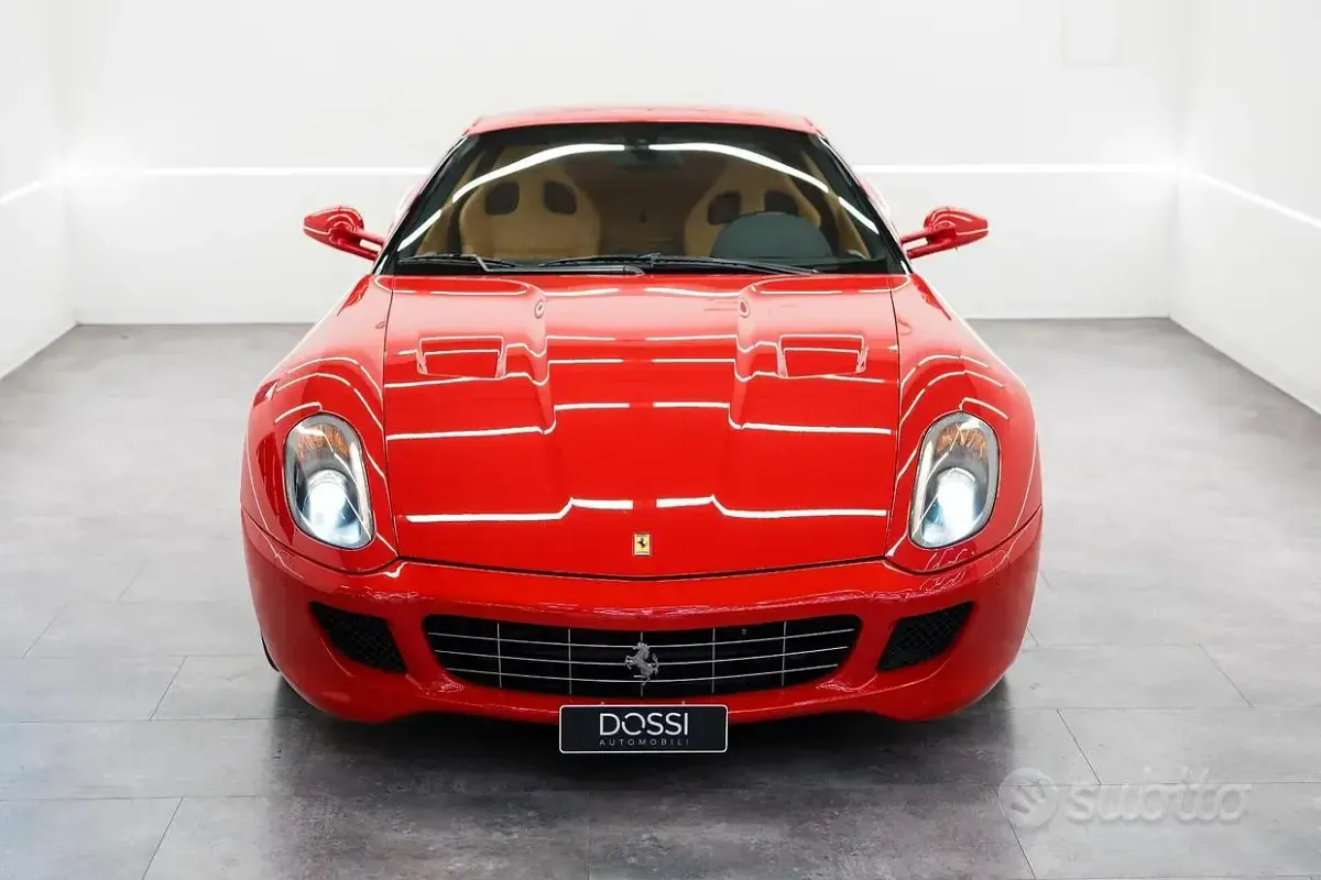 Usata Ferrari 599 620 CV (456 kW) 2006 Rosso Coupé