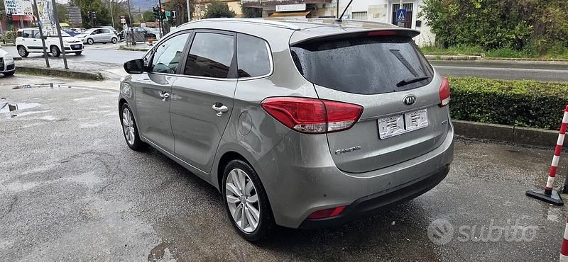 Usata Kia Carens Family 115 CV (84 kW) 2014 Grigio Monovolume