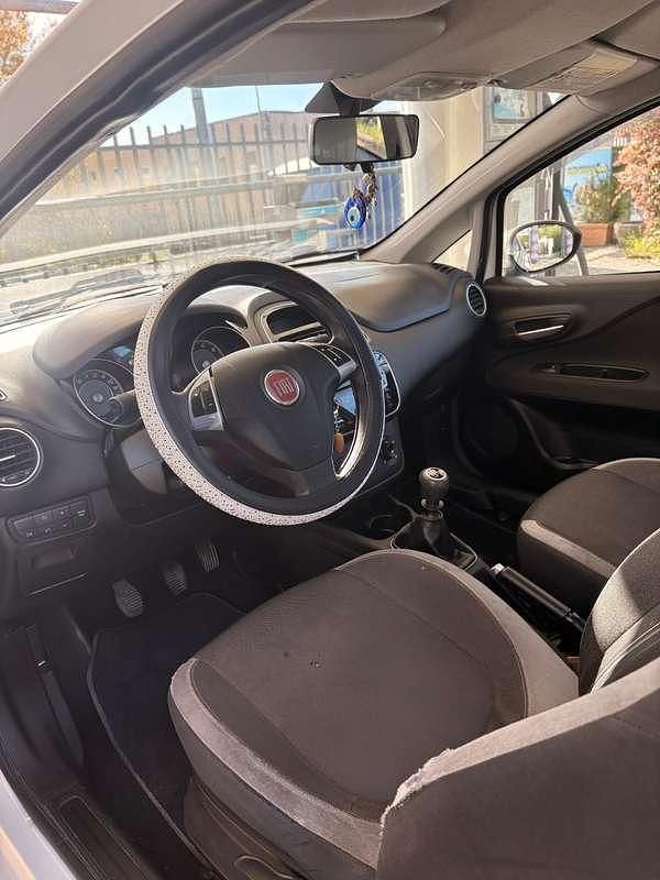 Usata Fiat Punto Evo Dynamic 77 CV (56 kW) 2012 Bianco Utilitaria