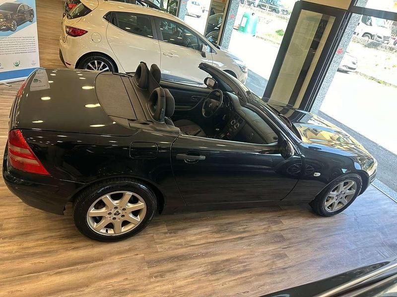 Usata Mercedes SLK200 197 CV (144 kW) 2000 Nero Cabrio