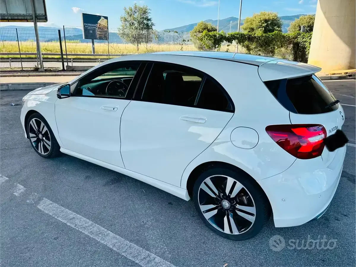 Usata Mercedes 200 Night 136 CV (100 kW) 2018 Bianco Berlina