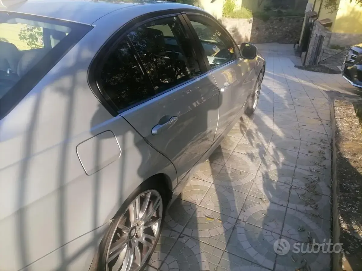 Usata BMW 320 177 CV (130 kW) 2009 Grigio Berlina