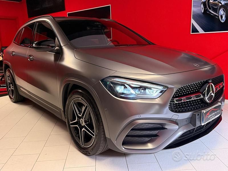 Usata Mercedes GLA200 AMG line 150 CV (110 kW) 2023 Grigio SUV