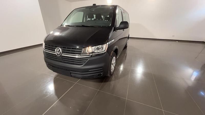 Usata VW Caravelle 150 CV (110 kW) 2023 Deep black perlato Monovolume