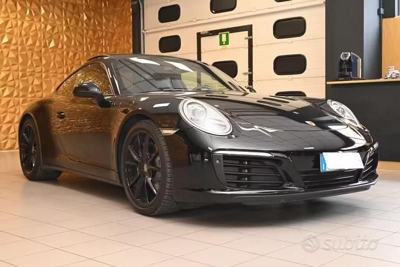 Usata Porsche 911 Carrera 4 370 CV (272 kW) 2017 Nero profondo/full pelle nera Coupé