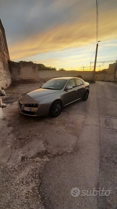 Usata Alfa Romeo 159 150 CV (110 kW) 2007 Grigio Berlina