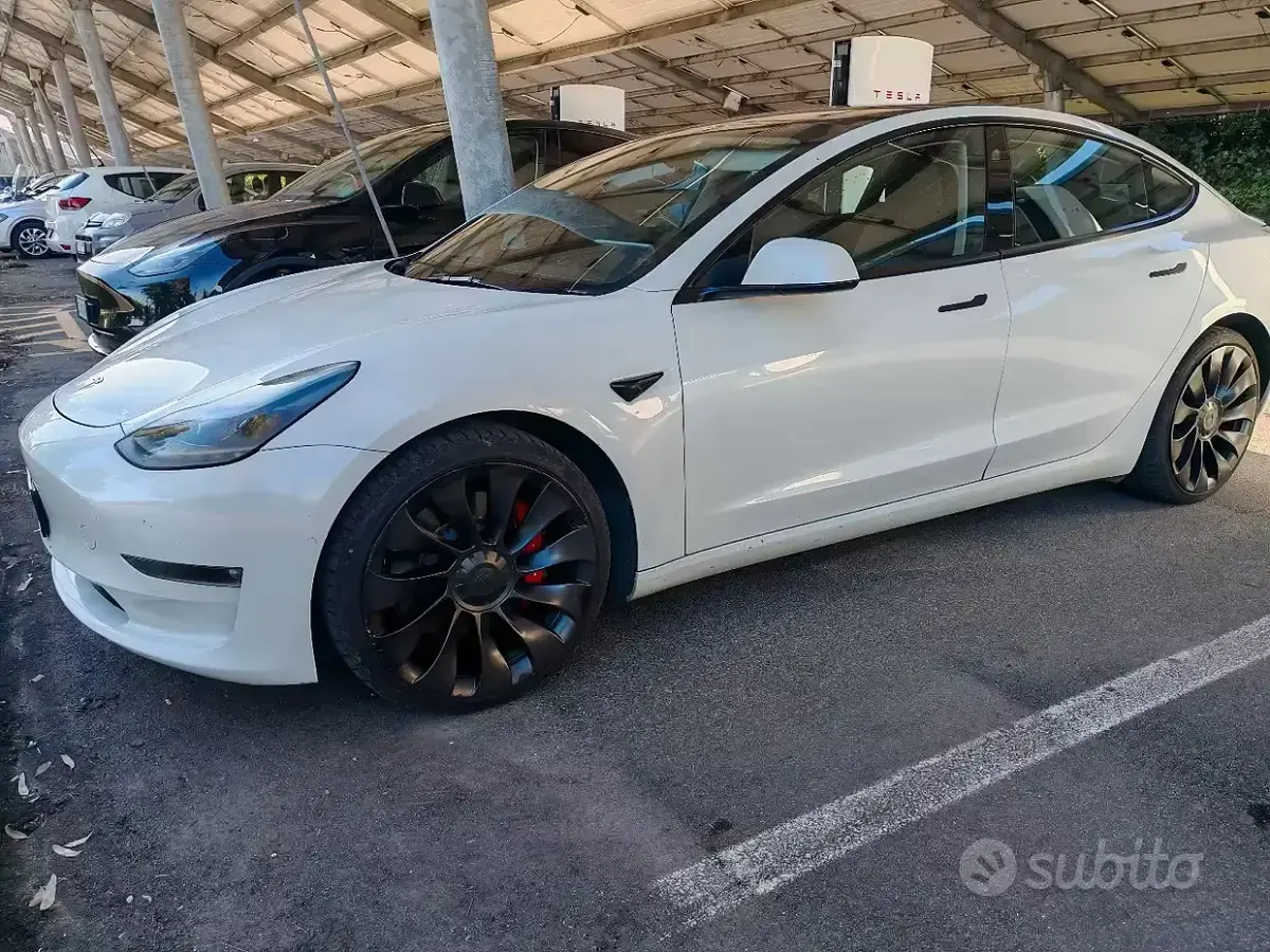 Usata Tesla Model 3 Performance 155 kW (211 CV) 2021 Bianco Berlina