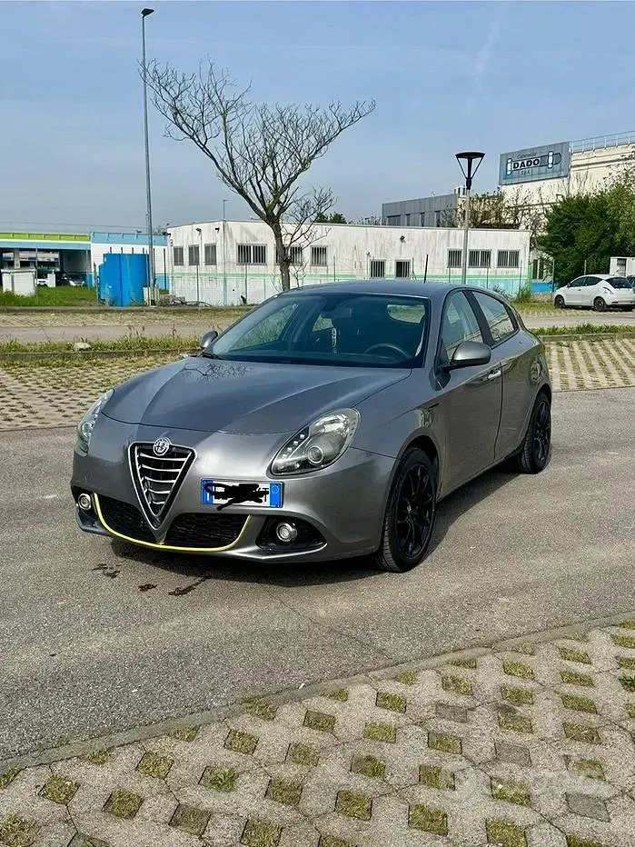 Usata Alfa Romeo Giulietta 120 CV (88 kW) 2015 Grigio Utilitaria
