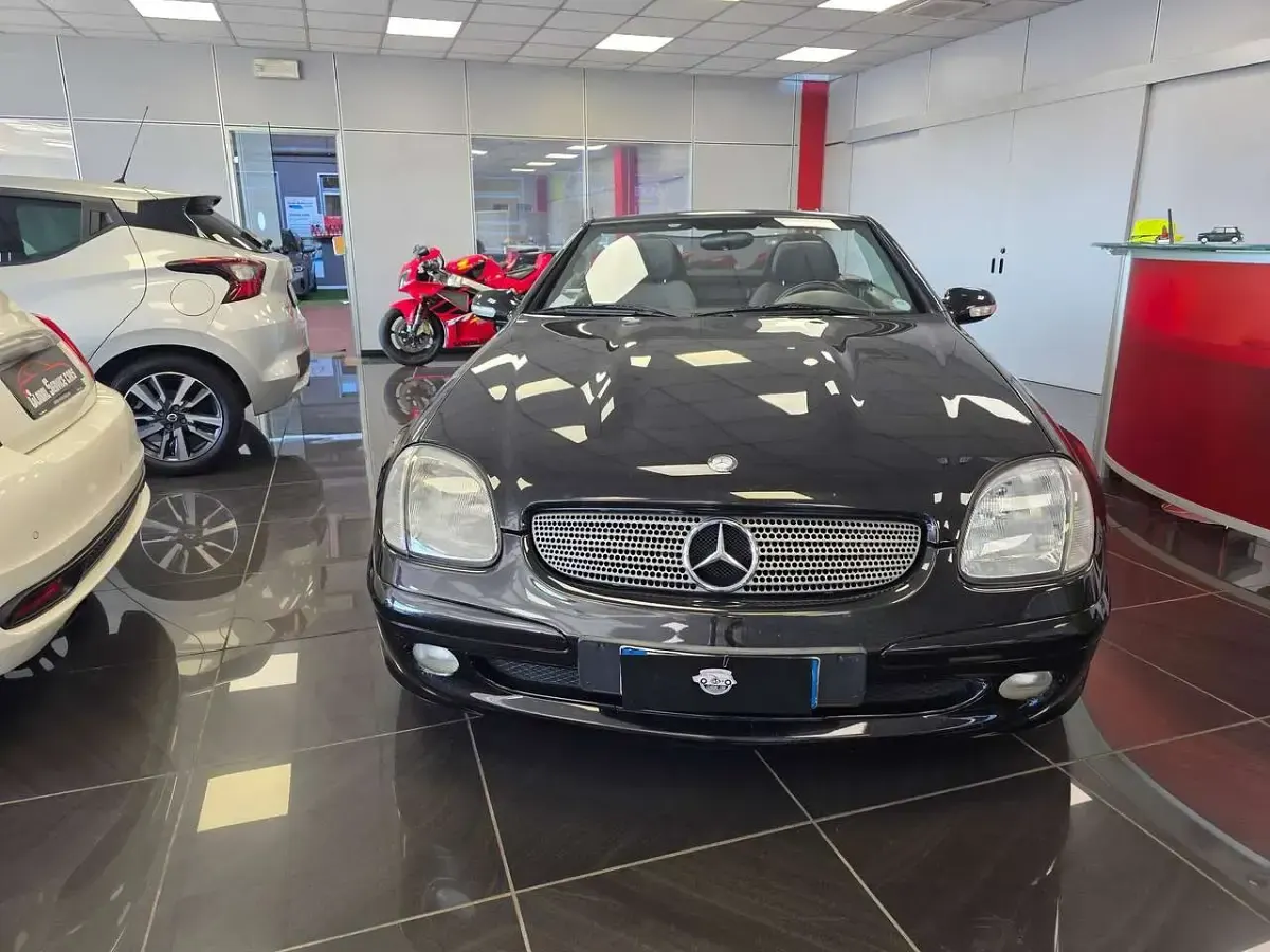 Usata Mercedes SLK230 193 CV (141 kW) 2001 Nero Cabrio