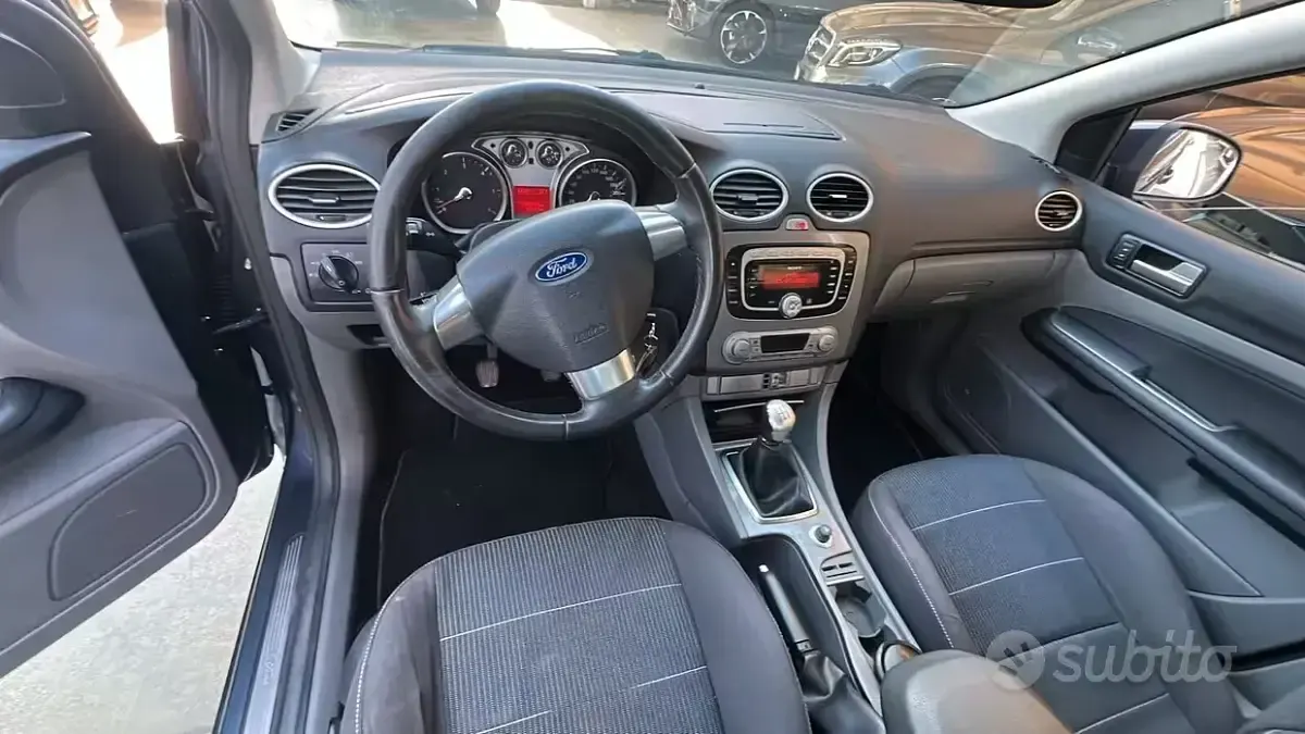 Usata Ford Focus Titanium 90 CV (66 kW) 2008 Grigio Berlina