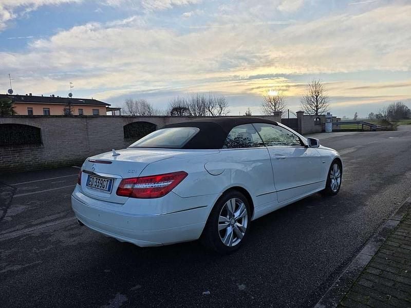 Usata Mercedes E220 Avantgarde 170 CV (125 kW) 2010 Bianco Cabrio