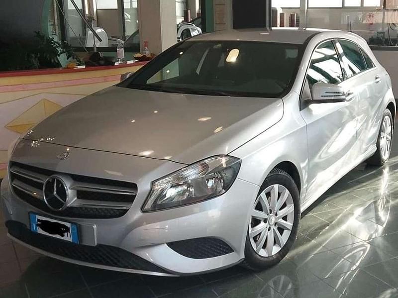 Usata Mercedes A180 Premium 109 CV (80 kW) 2013 Argento Berlina