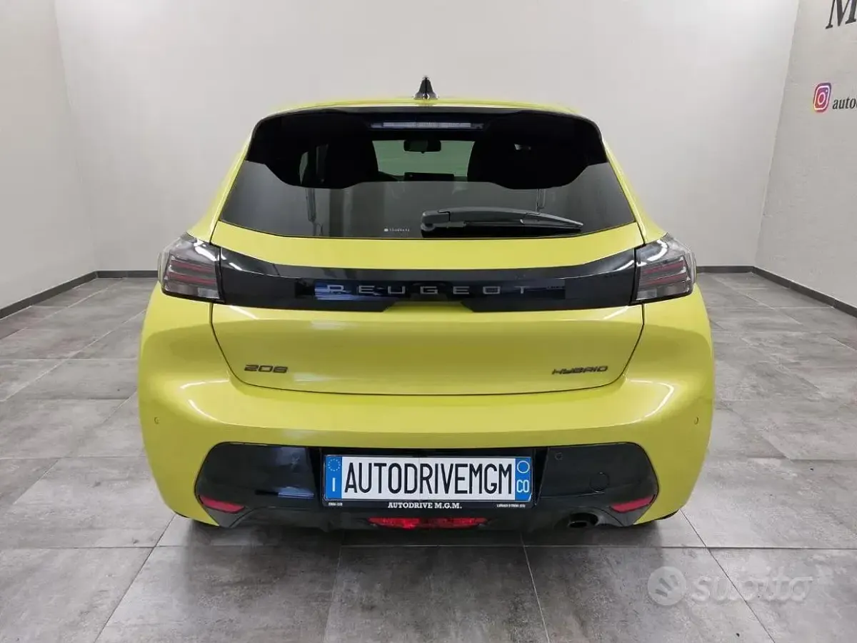Nuova Peugeot 208 Business-Line 101 CV (74 kW) 2026 Giallo Utilitaria