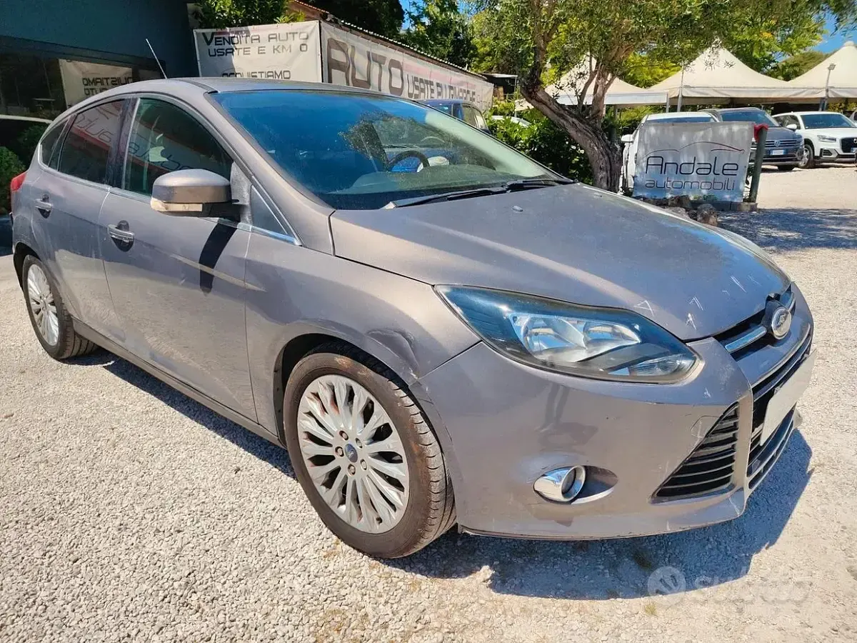 Usata Ford Focus 116 CV (85 kW) 2011 Grigio Berlina