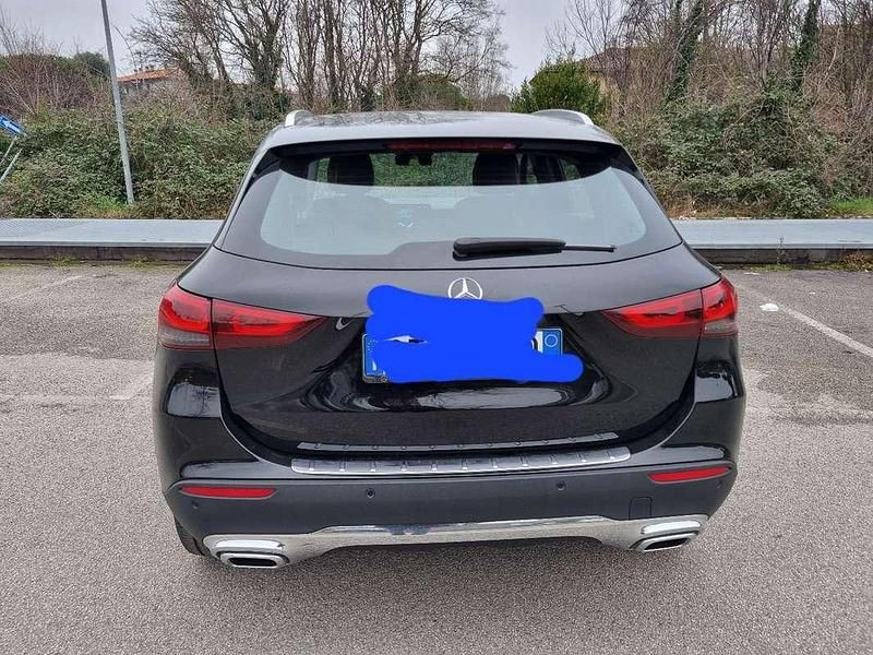 Usata Mercedes GLA200 150 CV (110 kW) 2022 Nero SUV