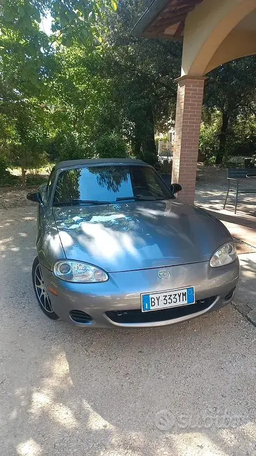 Usata Mazda MX5 110 CV (80 kW) 2001 Grigio Cabrio