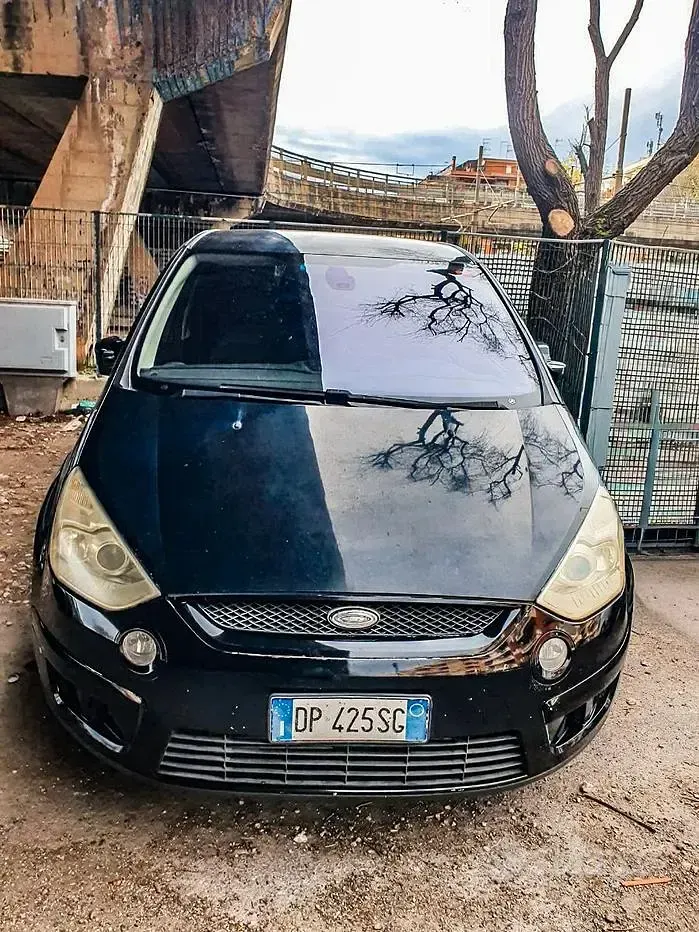 Begagnad Ford S-MAX S 140 HK (102 kW) 2008 Svart Minibuss