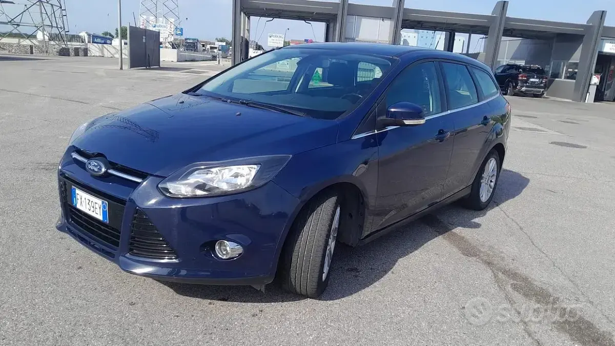 Usata Ford Focus 116 CV (85 kW) 2013 Blu Station wagon