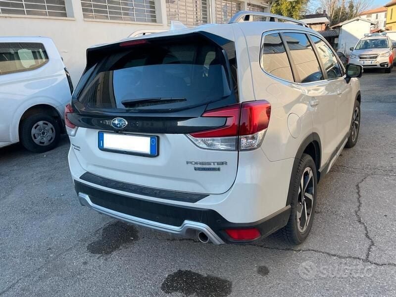 Usata Subaru Forester Premium 150 CV (110 kW) 2022 Bianco SUV