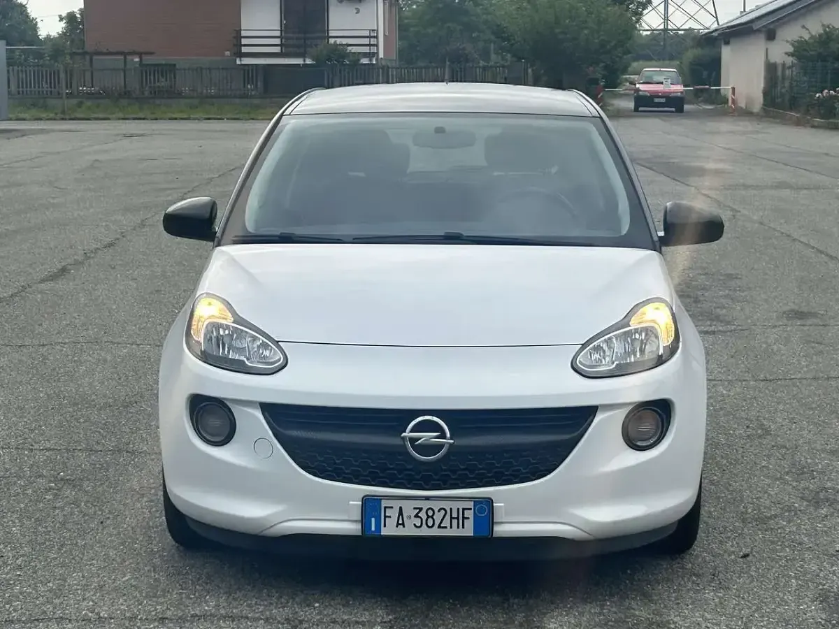 Usata Opel Adam 87 CV (63 kW) 2015 Bianco Utilitaria