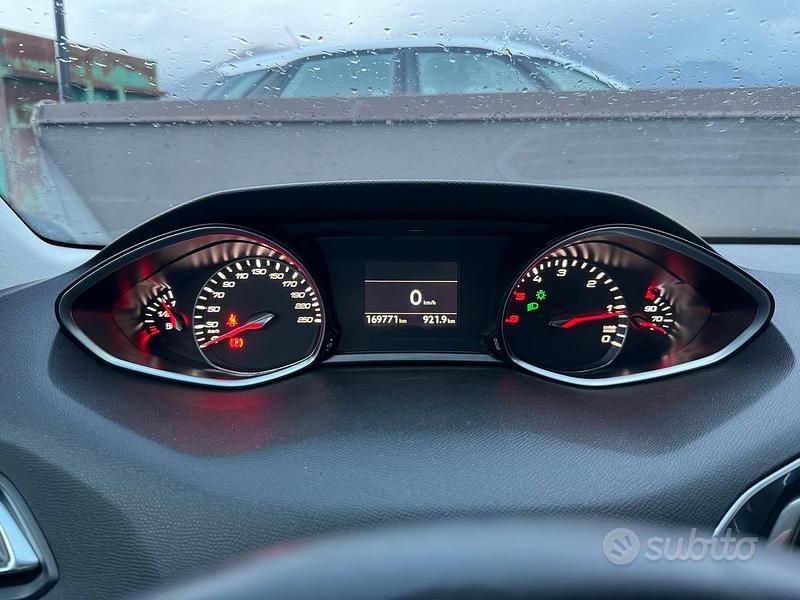 Usata Peugeot 308 120 CV (88 kW) 2016 Bianco Utilitaria