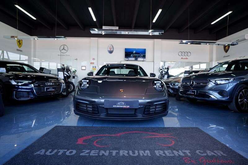 Usata Porsche 911 Carrera 4 385 CV (283 kW) 2021 Grigio Coupé