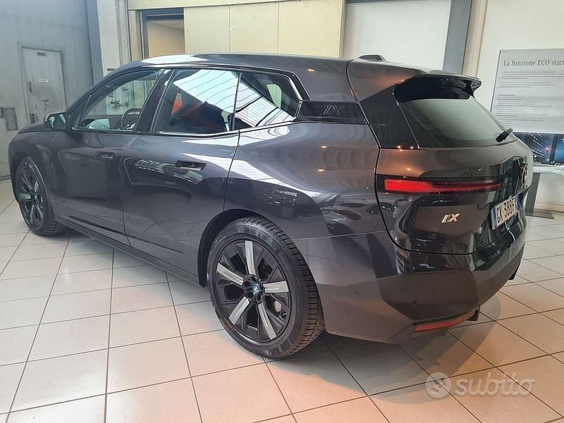 Usata BMW iX Efficient Dynamics 384 kW (523 CV) 2022 Nero SUV