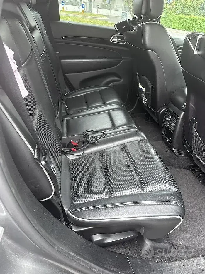 Usata Jeep Grand Cherokee 241 CV (177 kW) 2011 Grigio SUV