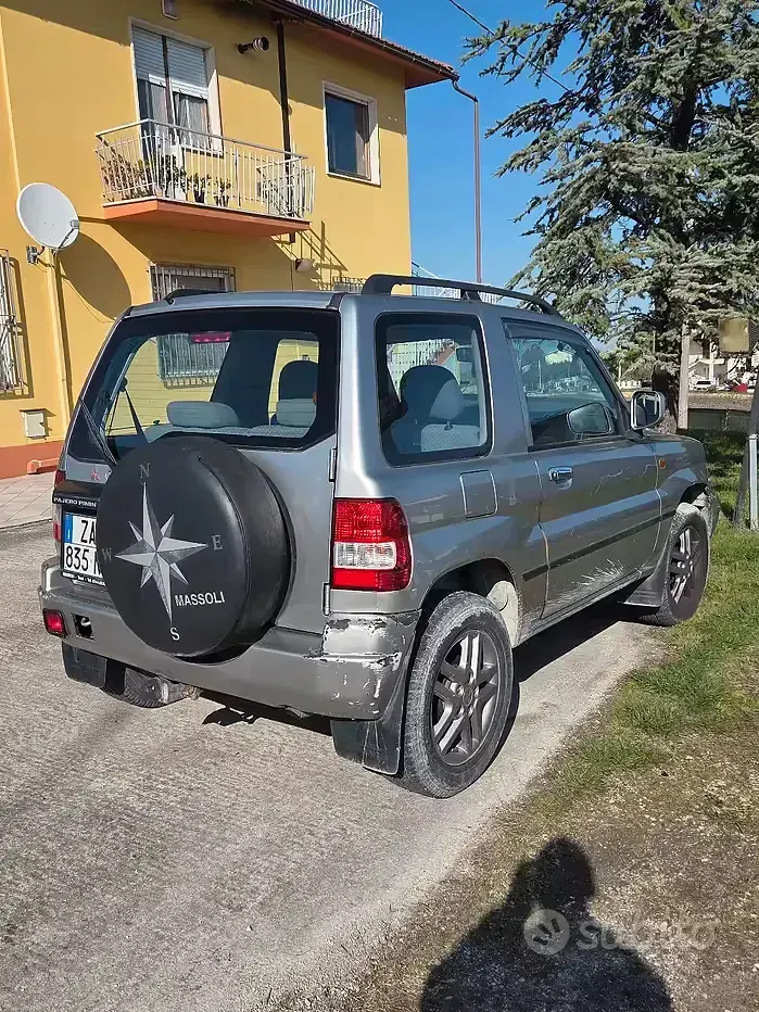 Usata Mitsubishi Pajero 114 CV (83 kW) 2003 Grigio SUV