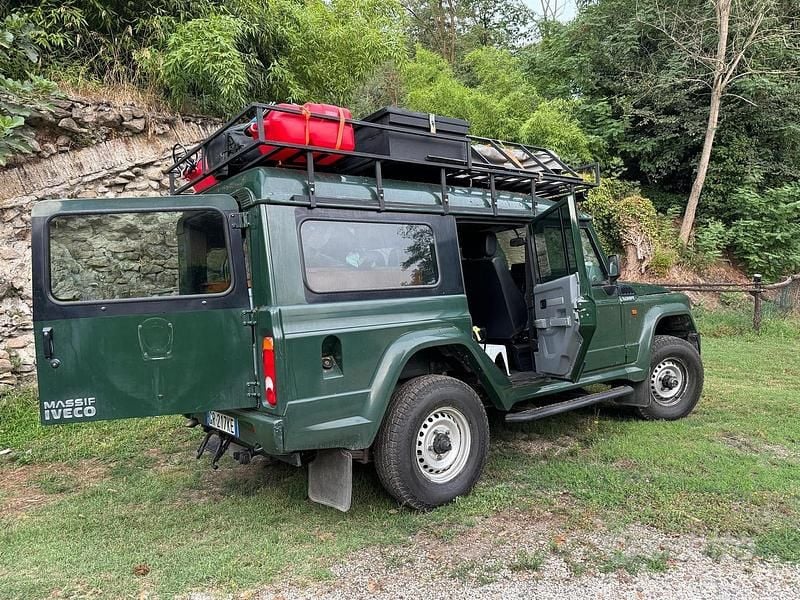 Usata Iveco Massif 177 CV (130 kW) 2008 Verde SUV