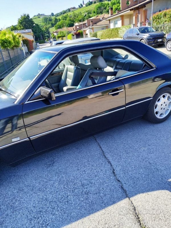 Usata Mercedes E300 1991 Nero Coupé