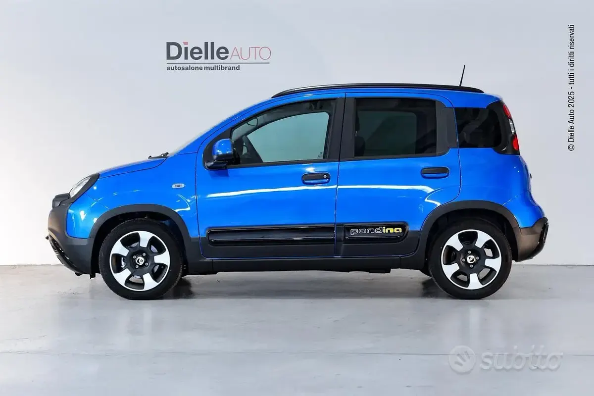 Nuova Fiat Panda Cross Cross 65 CV (47 kW) 2026 Grigio Utilitaria
