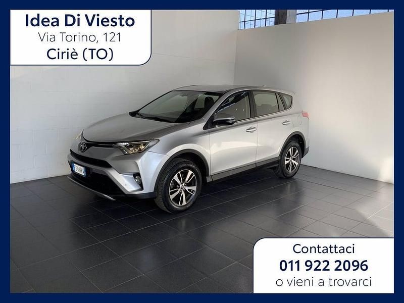 Usata Toyota RAV4 Active 143 CV (105 kW) 2016 Argento met SUV
