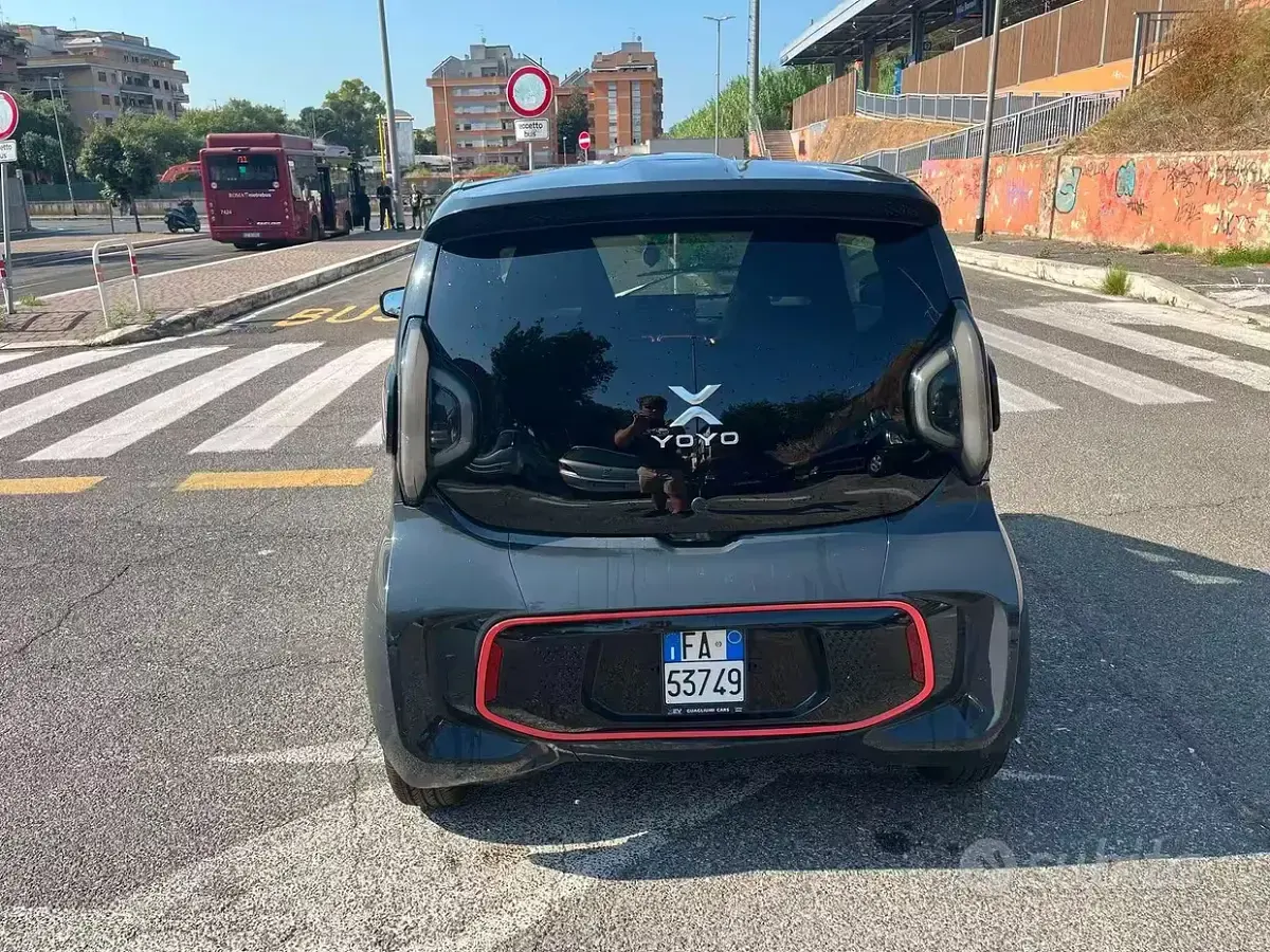 Usata XEV Yoyo 7 kW (10 CV) 2022 Nero Utilitaria