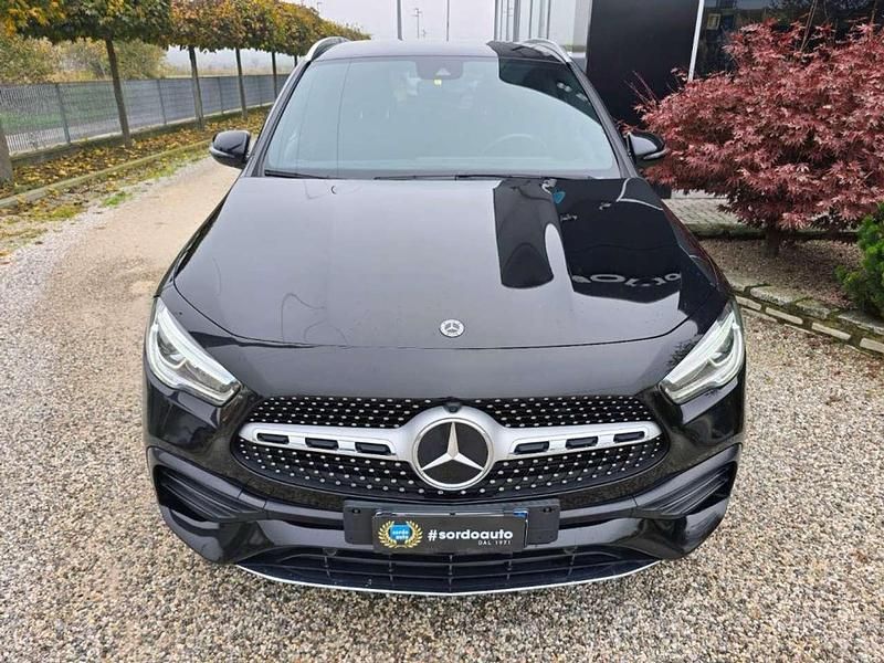 Usata Mercedes GLA200 Premium 150 CV (110 kW) 2022 Nero SUV