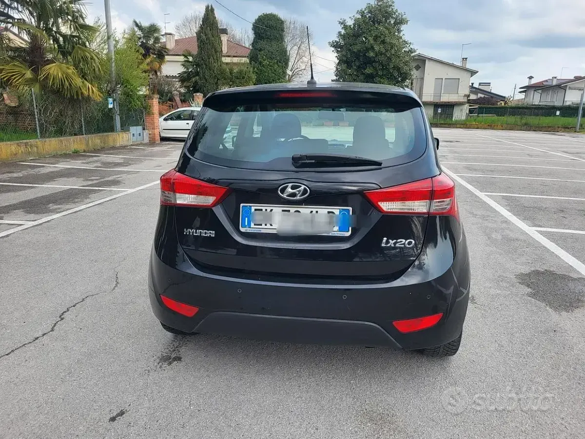 Usata Hyundai ix20 90 CV (66 kW) 2011 Nero Utilitaria