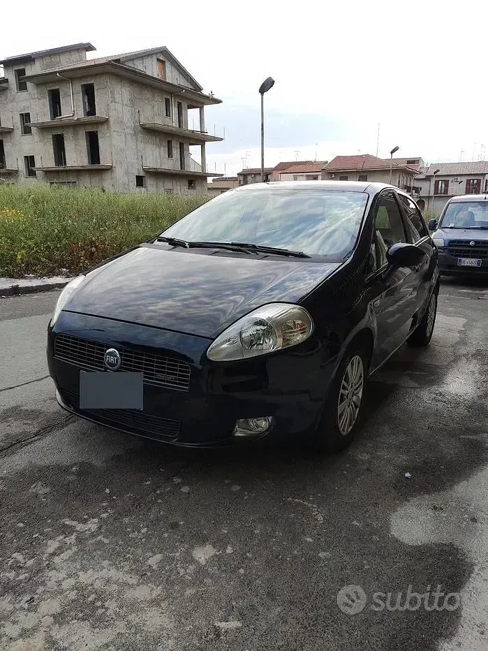Usata Fiat Grande Punto 90 CV (66 kW) 2006 Bluazzurro Utilitaria
