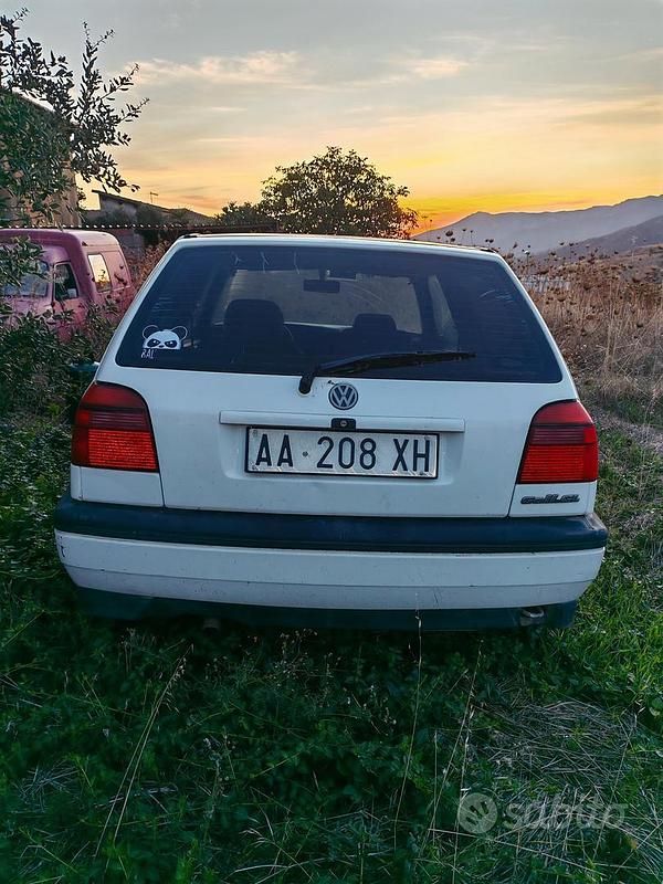 Usata VW Golf III 54 CV (39 kW) 1995 Bianco Berlina
