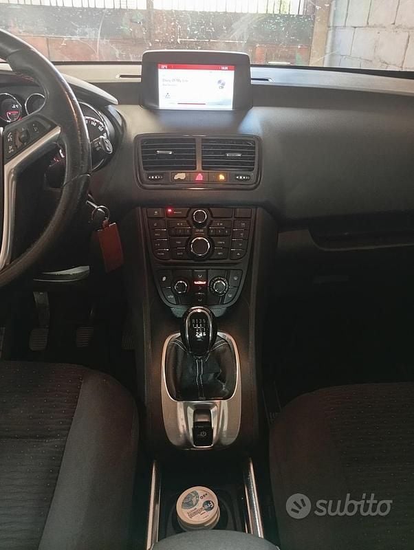 Bianco Usata 2015 Opel Meriva Monovolume | 6000 € (Molto cara) - Immagine 1/4