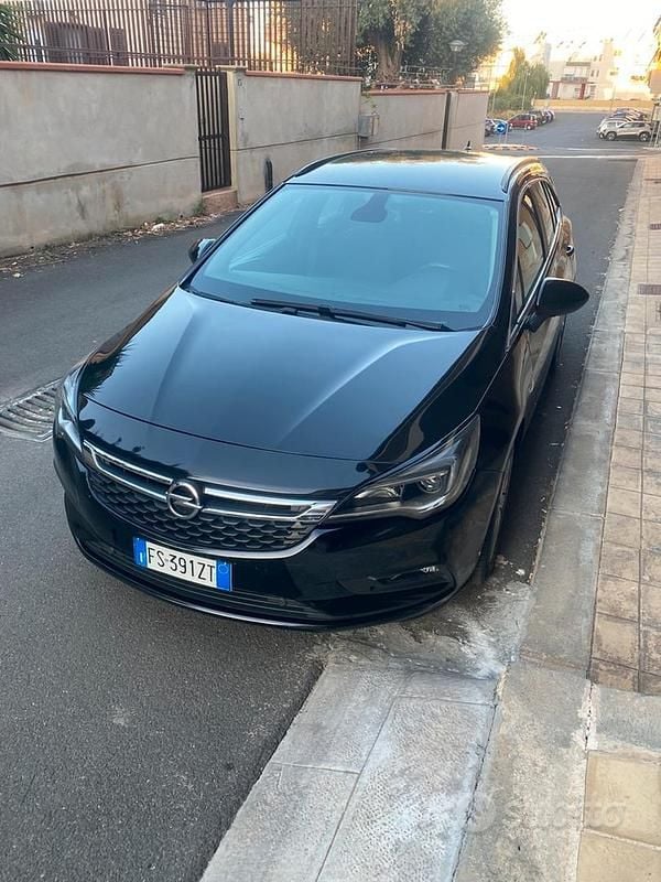 Usata Opel Astra Sport 136 CV (100 kW) 2018 Nero Station wagon