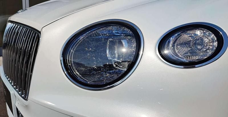 Nuova Bentley Continental GT 549 CV (403 kW) 2025 Bianco Coupé